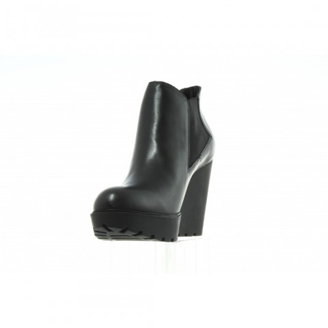 RE9620 Black