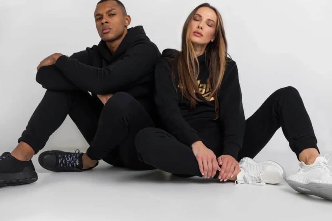 Jakie buty do dresów? Przewodnik po modnych i zaskakujących stylizacjach.